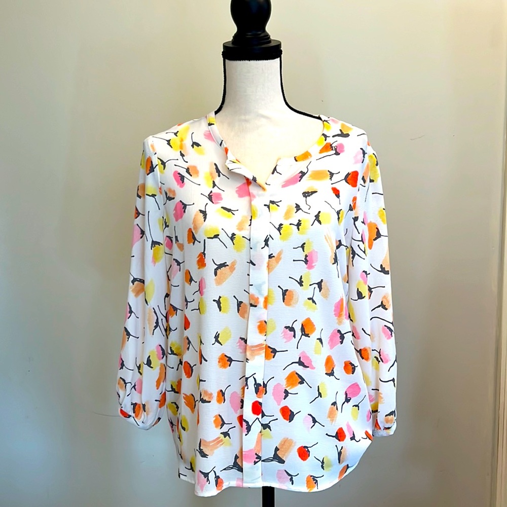 NWOT 3/4 flower blouse